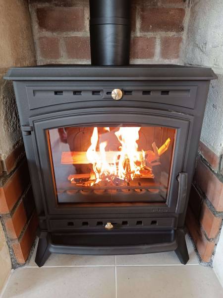 installation d'un poêle à bois de la marque INVICTA modèle ALTEA à Sainte Marguerite sur Duclair