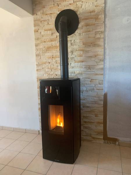 Poêle à granulés de la marque JOLLY MEC modèle BRIDGE