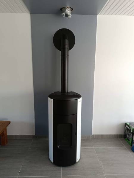 Poêle à granulés de marque RED modèle KUNAL