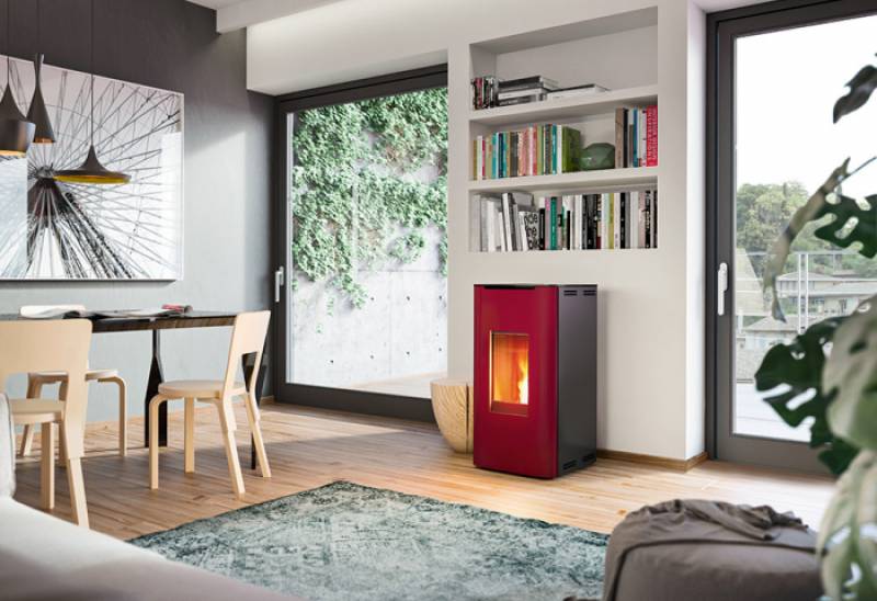 Poêle à granulés étanche de marque RED - Modèle FLORA